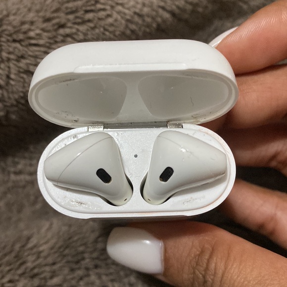 Authentic Apple air pods - Picture 4 of 7